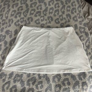 NWT White Fox White Mini Skirt, size L